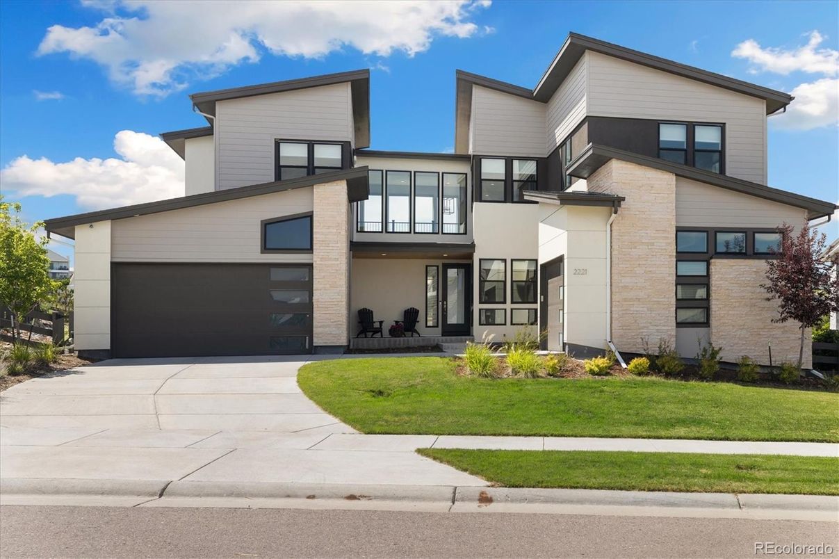 Attached, Exterior, Facade, Brick Facade, Modern