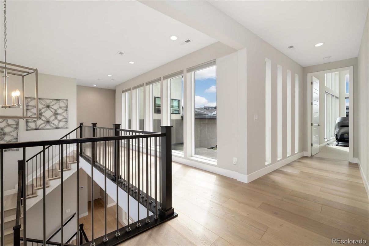 Interior, Recessed Lighting, Wood Texture Flooring