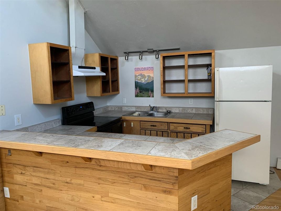 Interior, Kitchen, Tile Countertops