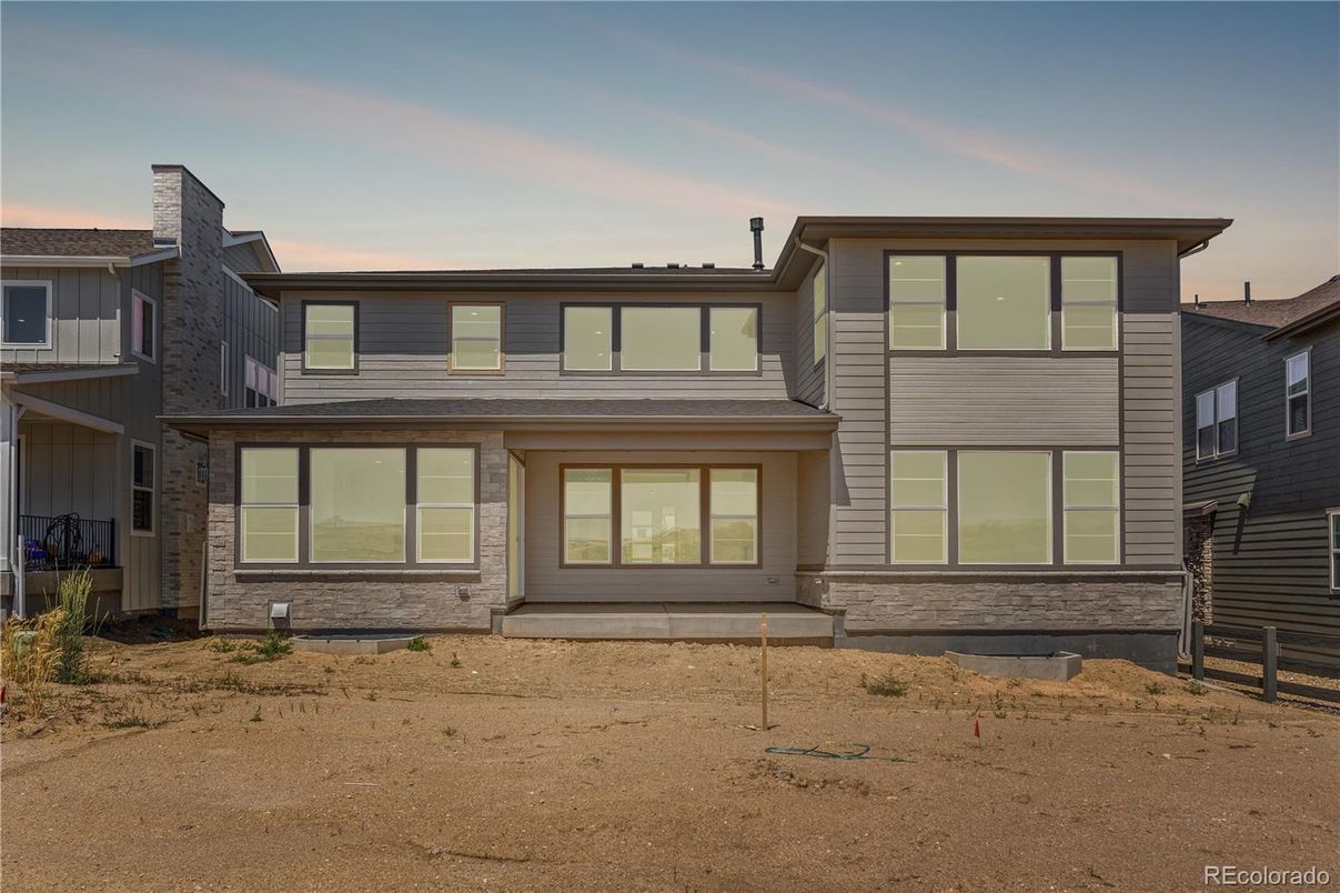 Exterior, Facade, Modern