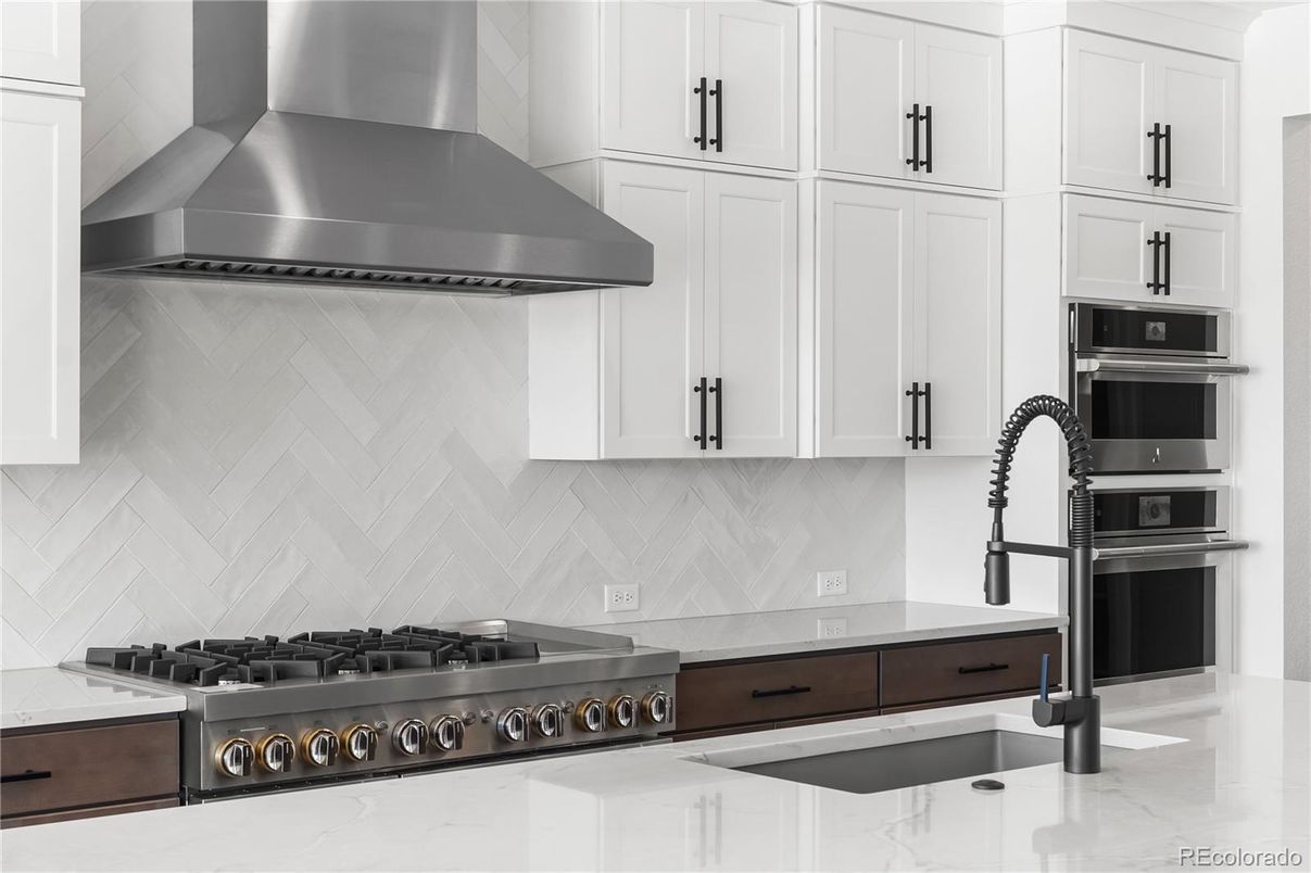 Interior, Kitchen, Stainless Steel Appliances