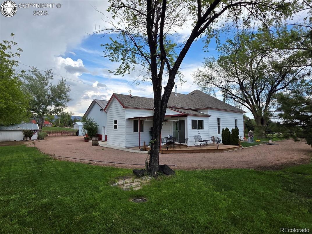Backyard, Exterior