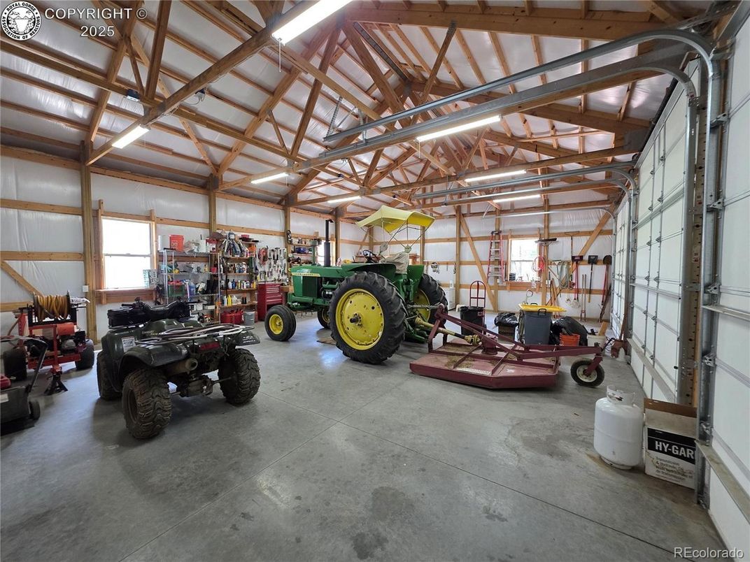 Fitness Equipment, Garage, Interior, Wooden Beams