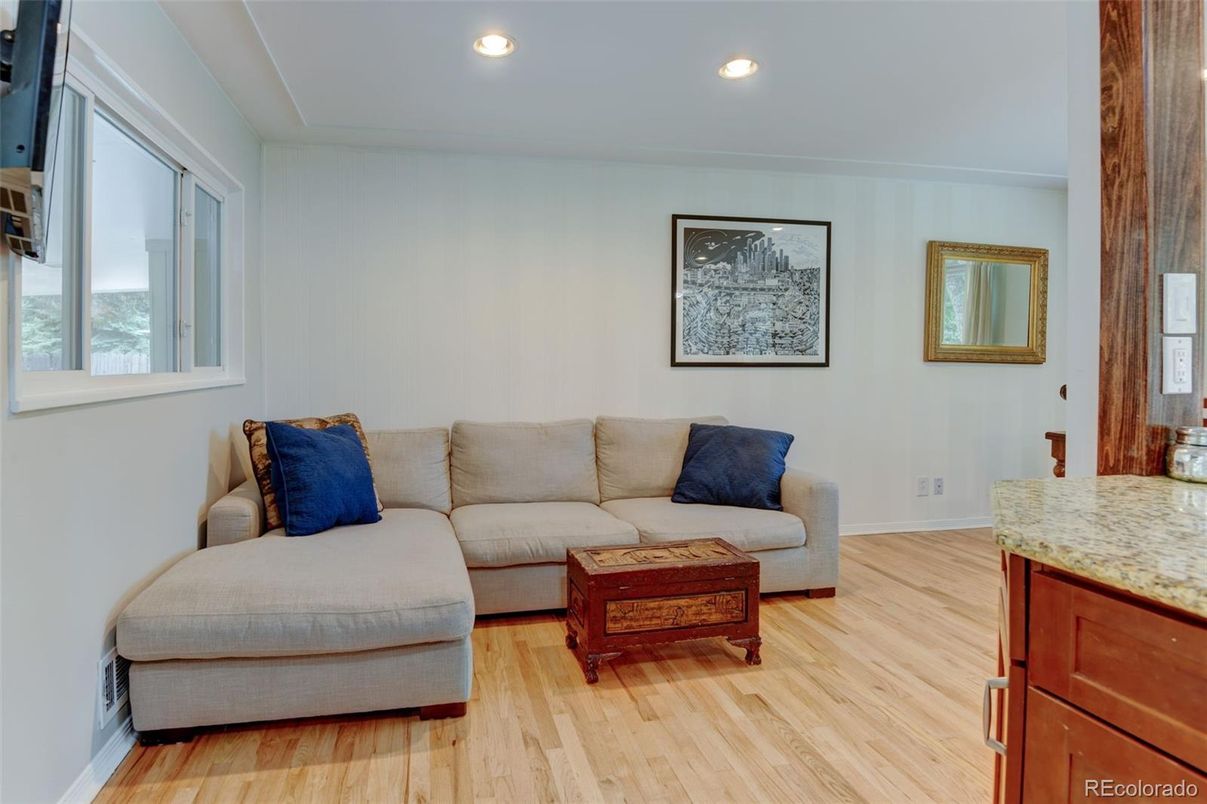 Interior, Living room, Recessed Lighting, Wood Texture Flooring