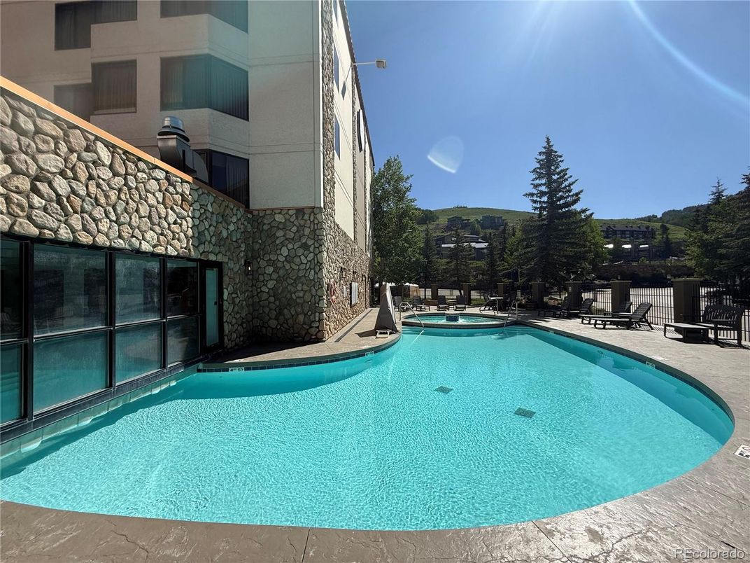Exterior, Pool