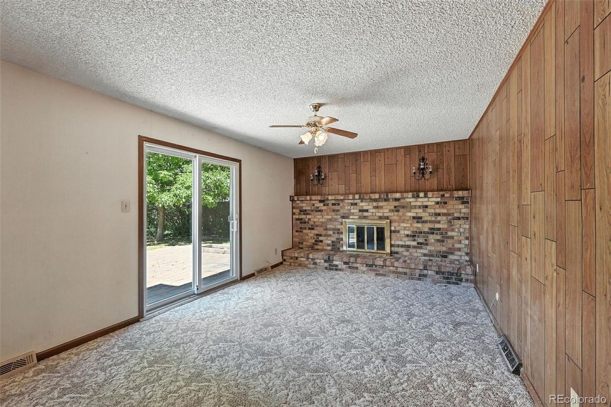 Empty room, Interior, Stone Walls, Wooden Walls