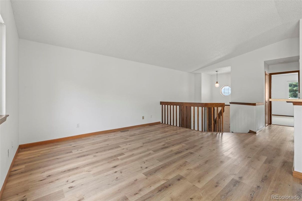 Empty room, Interior, Pendant Lights, Wood Texture Flooring