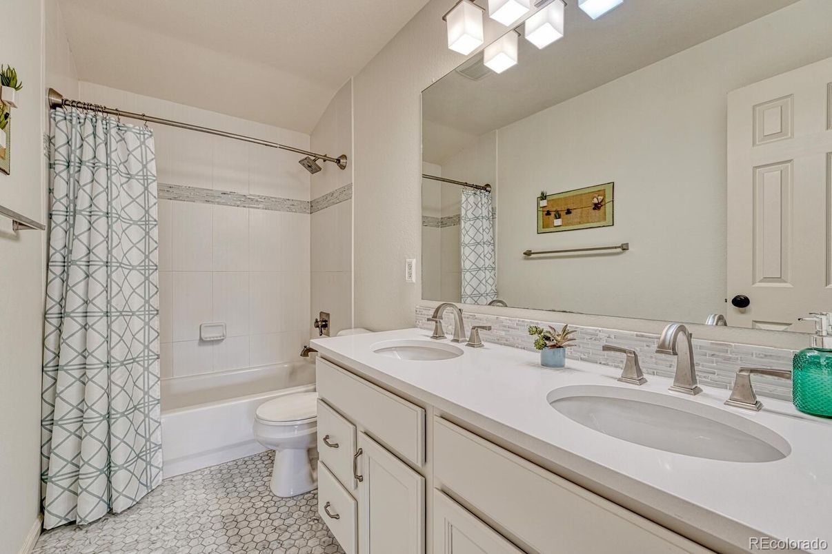 Bathroom, Dual Sink Vanities, Interior