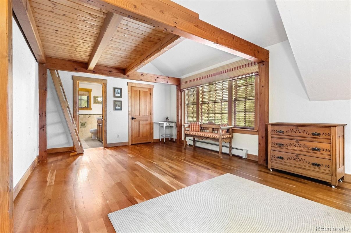 Empty room, Interior, Wooden Beams, Wooden Ceilings, Wood Texture Flooring