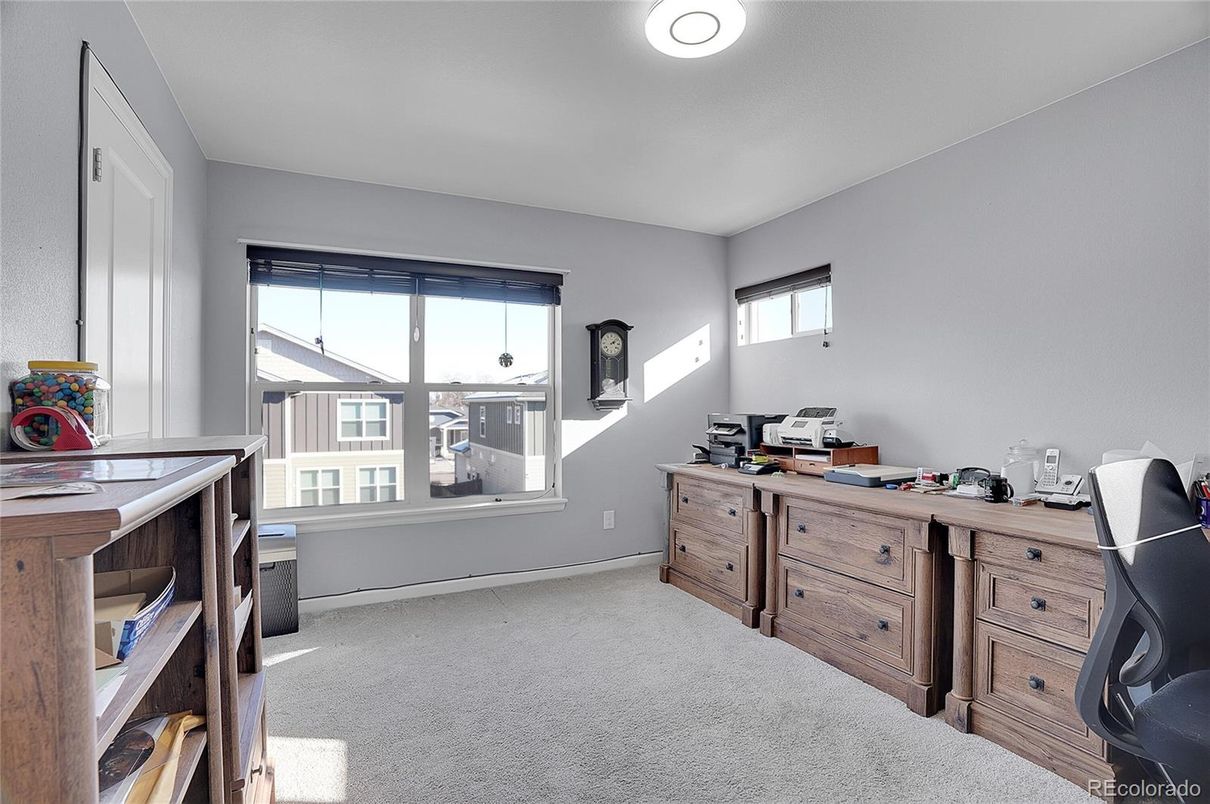 Home Office, Interior