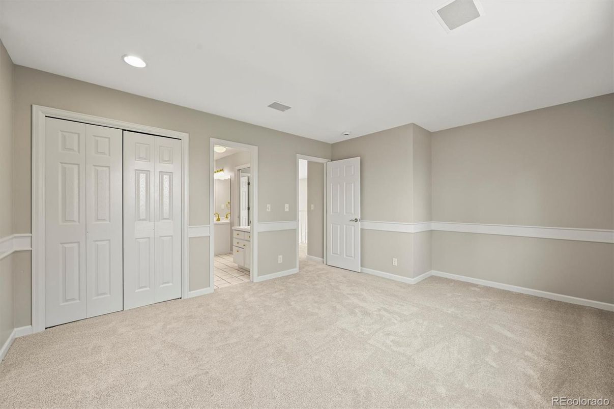 Bathroom, Empty room, Interior, Recessed Lighting