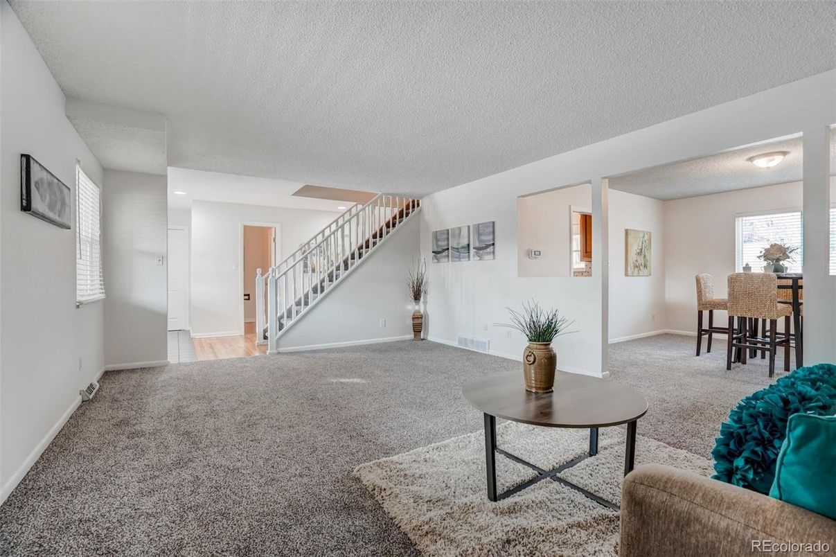 Dining room, Interior, Recessed Lighting