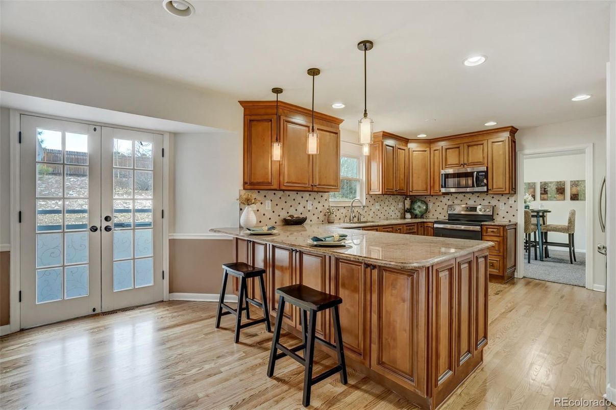 Interior, Kitchen, Pendant Lights, Recessed Lighting, Wood Texture Flooring