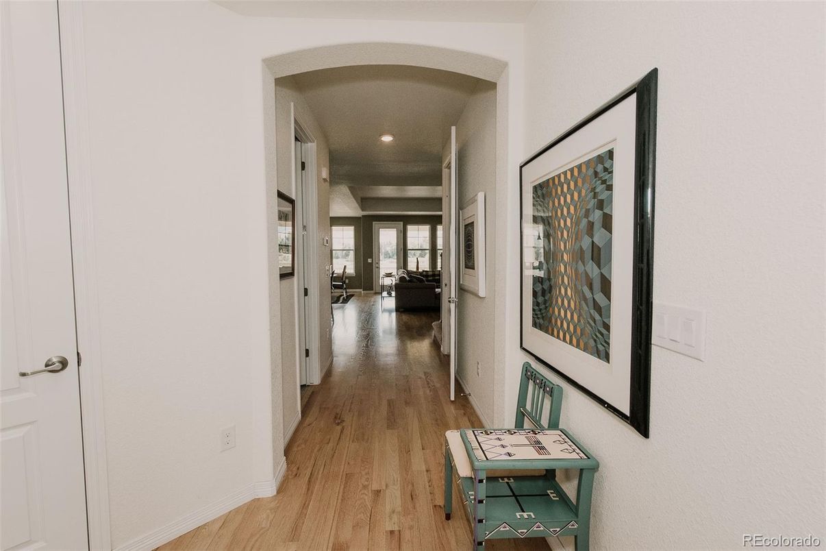 Interior, Recessed Lighting, Wood Texture Flooring