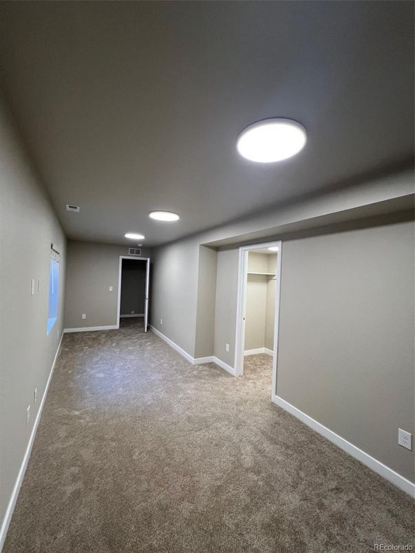 Empty room, Interior, Recessed Lighting