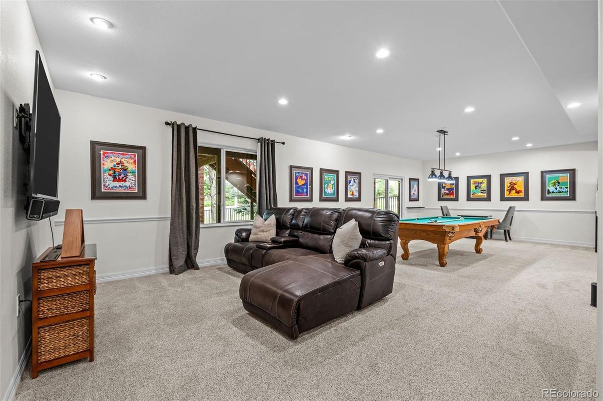 Billiard Table, Game Room, Interior, Living room, Pendant Lights, Recessed Lighting