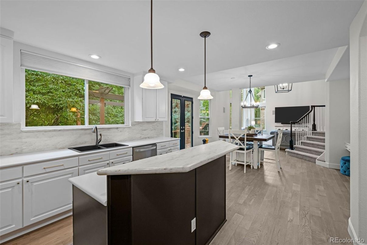 Dining room, Interior, Kitchen, Pendant Lights, Recessed Lighting, Wood Texture Flooring