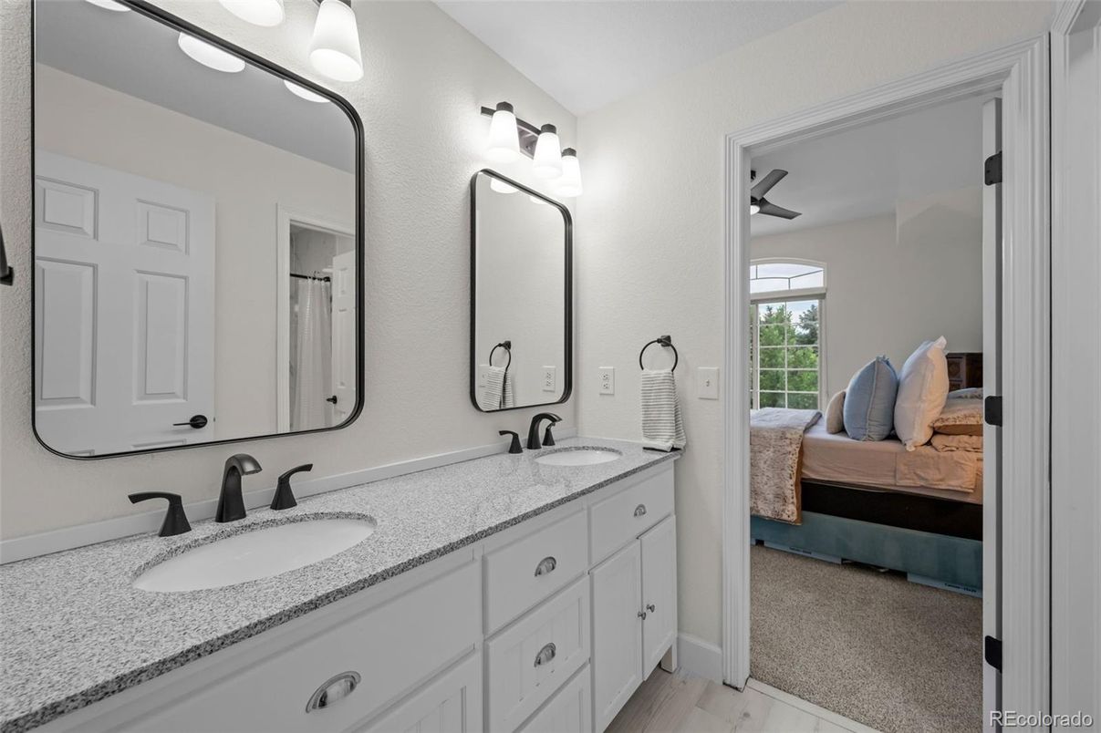 Bathroom, Bedroom, Dual Sink Vanities, Interior