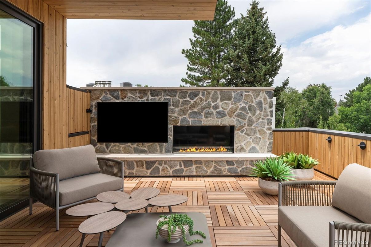 Exterior, Fireplace