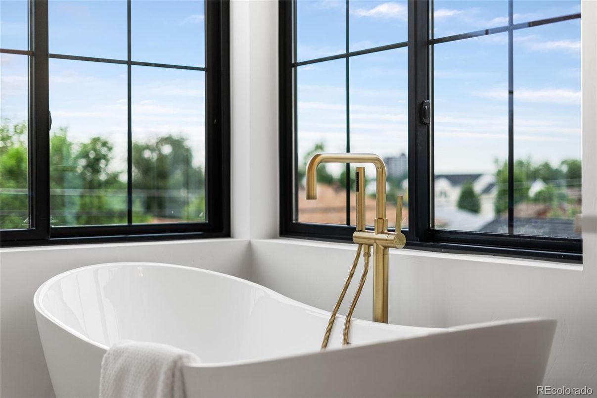 Bathroom, Free Standing Baths, Interior