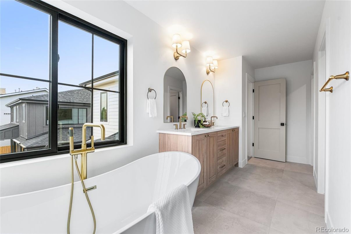 Bathroom, Dual Sink Vanities, Free Standing Baths, Interior