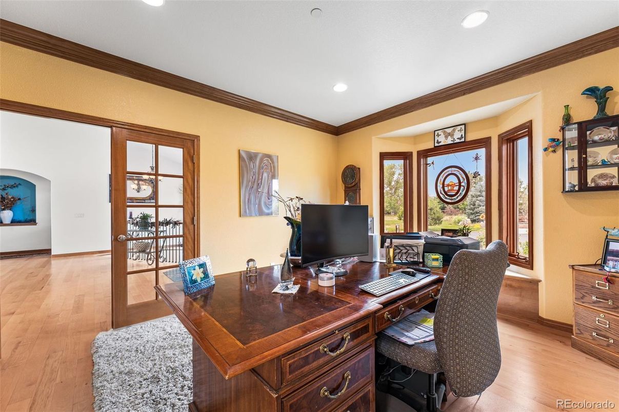Home Office, Interior, Recessed Lighting, Wood Texture Flooring
