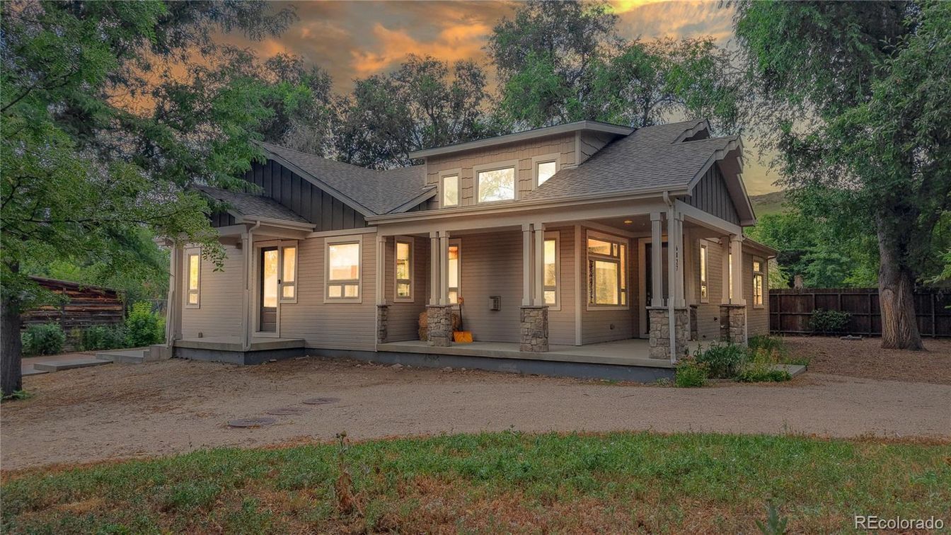 Exterior, Facade, Farmhouse