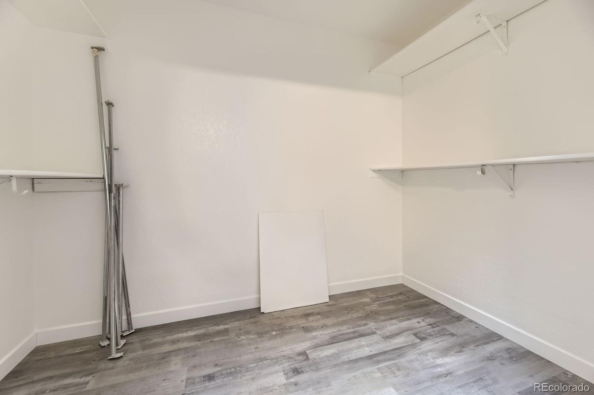 Interior, Walk-in Closets, Wood Texture Flooring