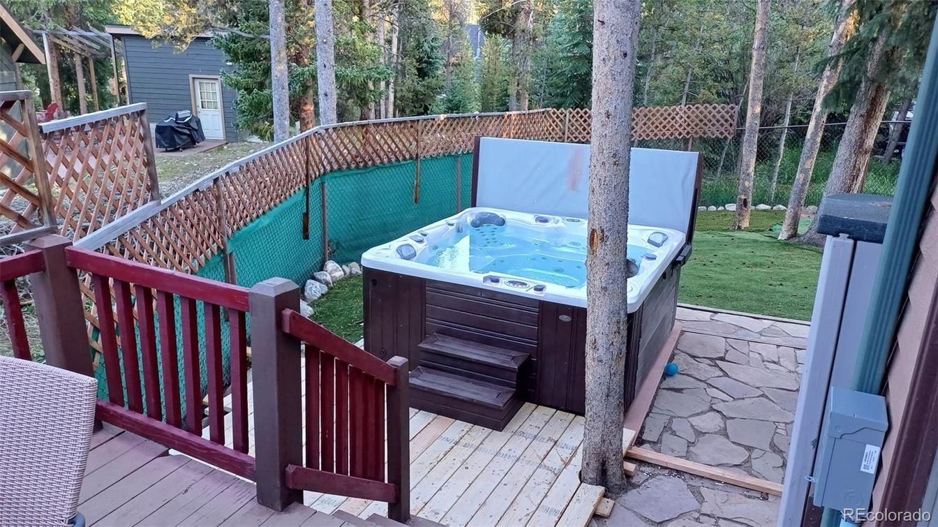 Exterior, Hot Tub
