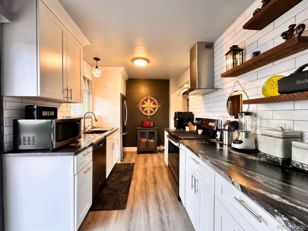 Interior, Kitchen, Pendant Lights, Wood Texture Flooring