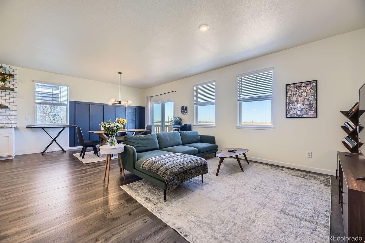 Dining room, Interior, Living room, Pendant Lights, Recessed Lighting, Wood Texture Flooring