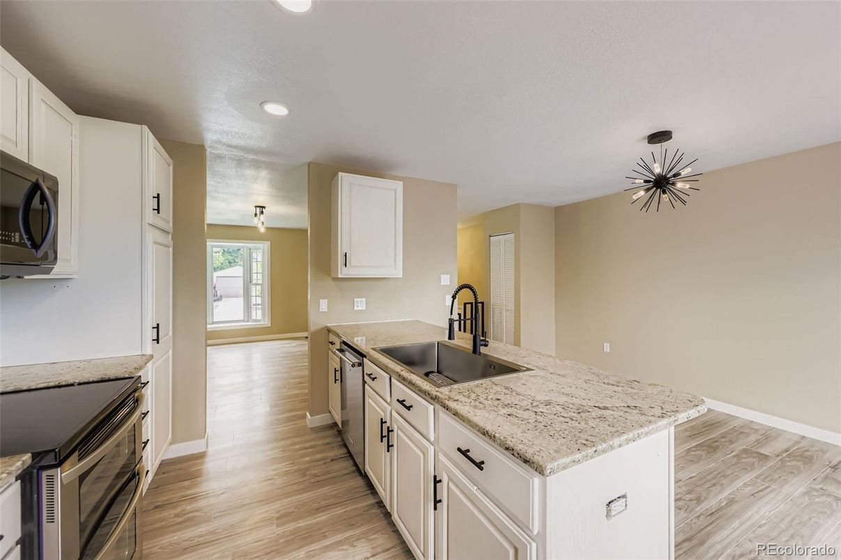 Interior, Kitchen, Pendant Lights, Recessed Lighting, Wood Texture Flooring