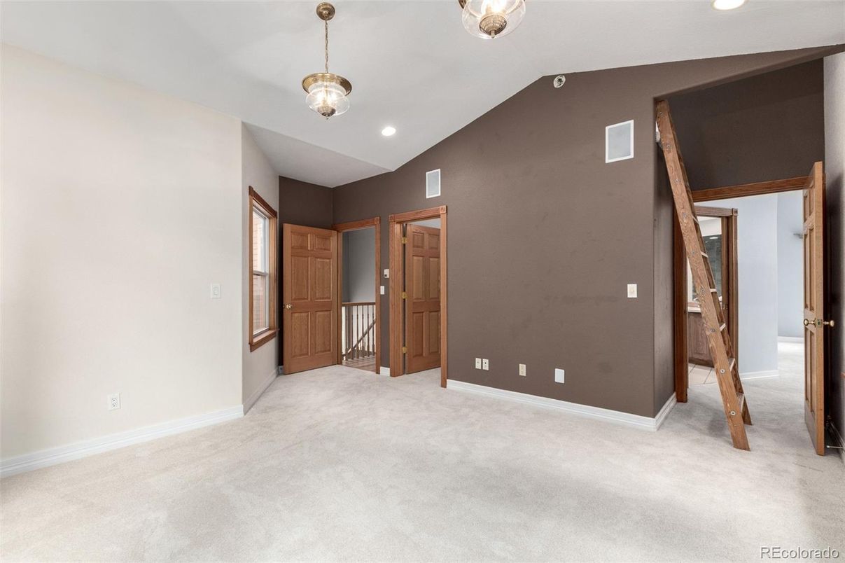 Empty room, Interior, Pendant Lights, Recessed Lighting