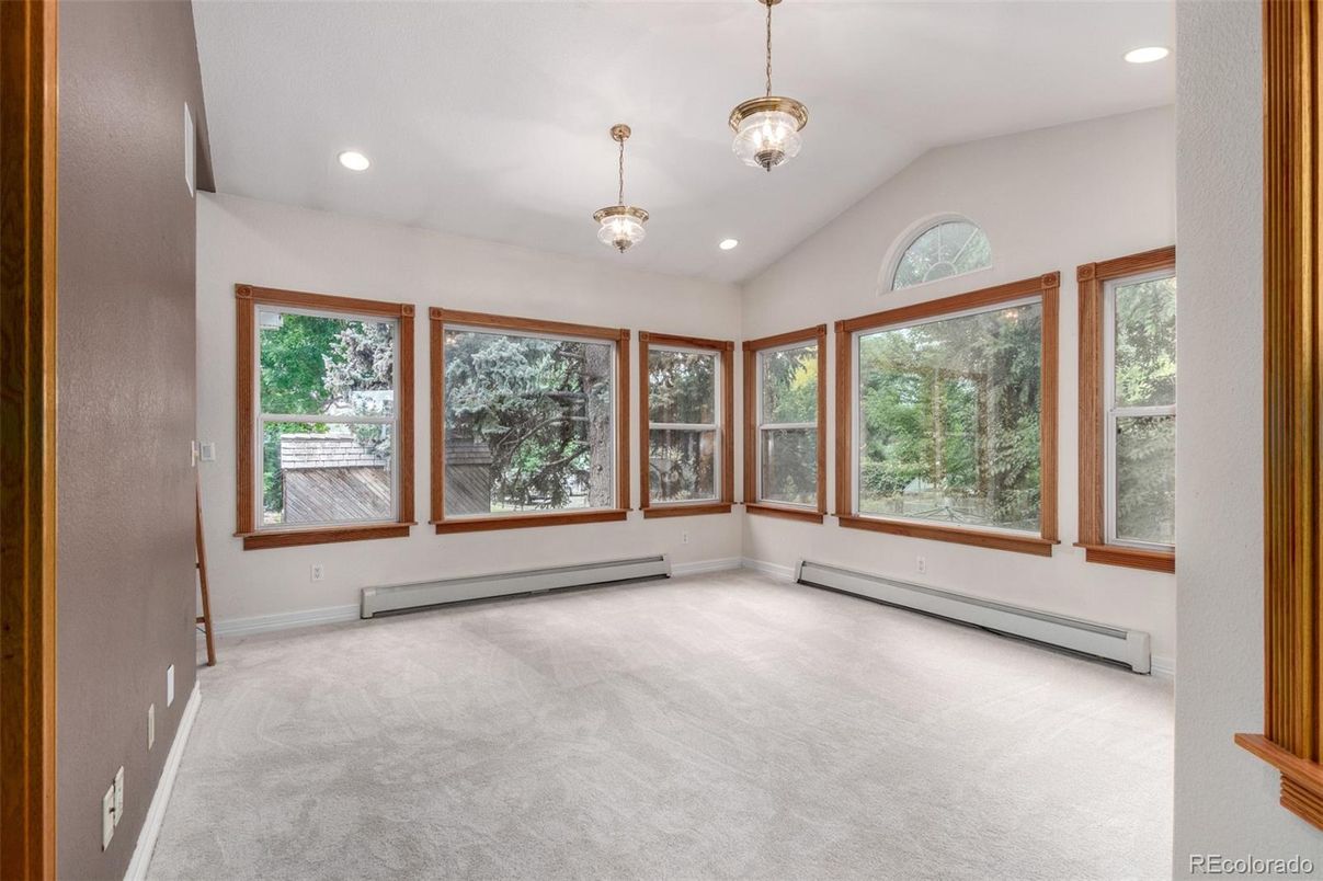 Empty room, Interior, Pendant Lights, Recessed Lighting
