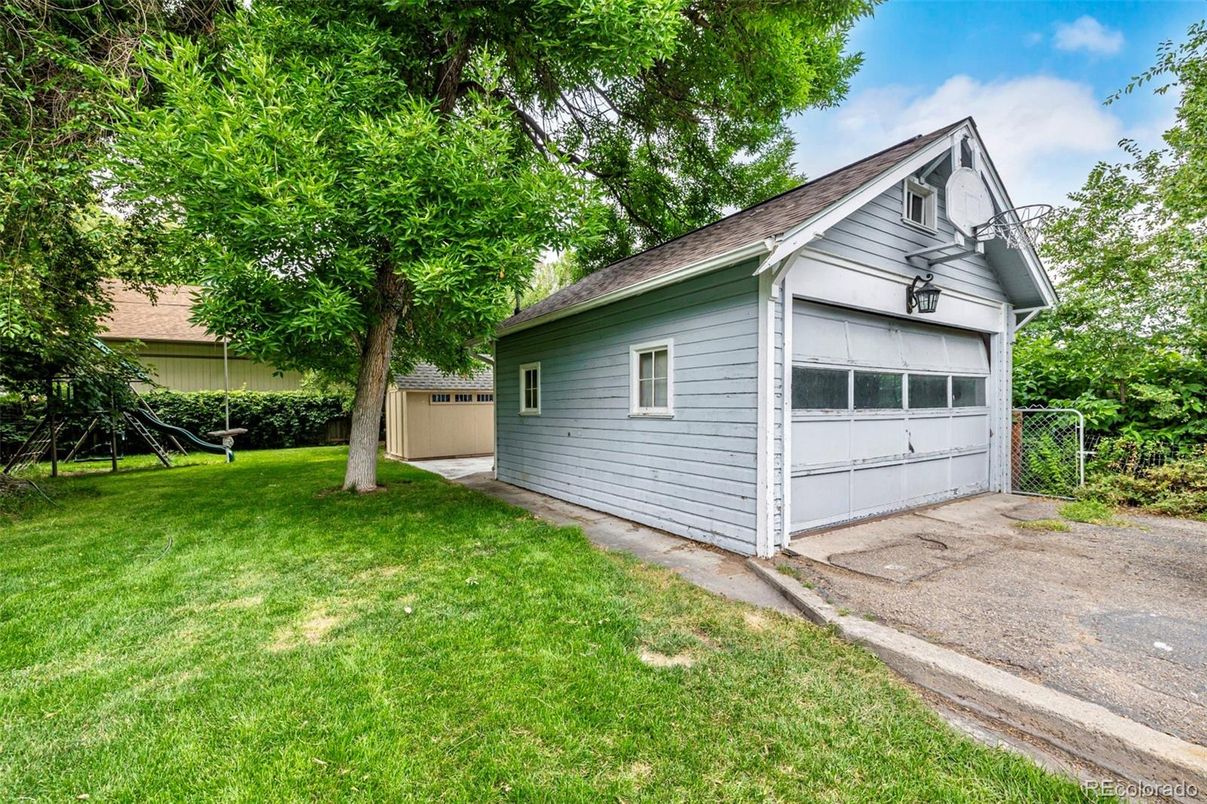 Backyard, Detached Garage, Exterior