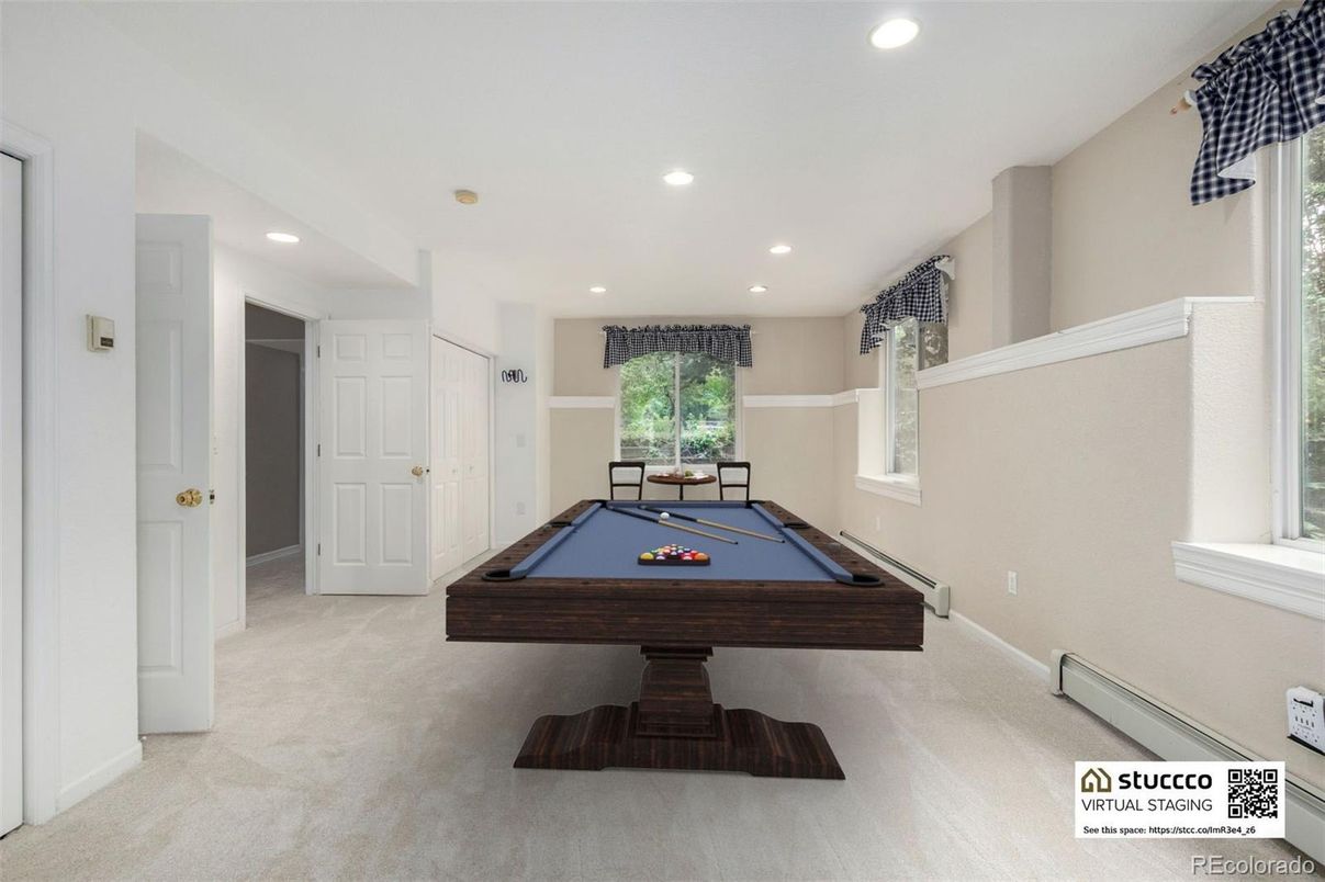 Billiard Table, Game Room, Interior, Recessed Lighting