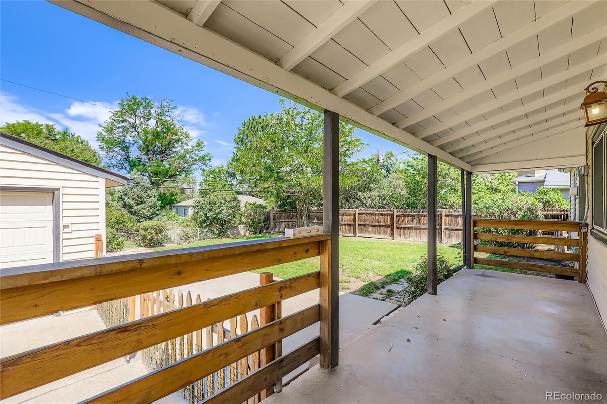 Backyard, Exterior