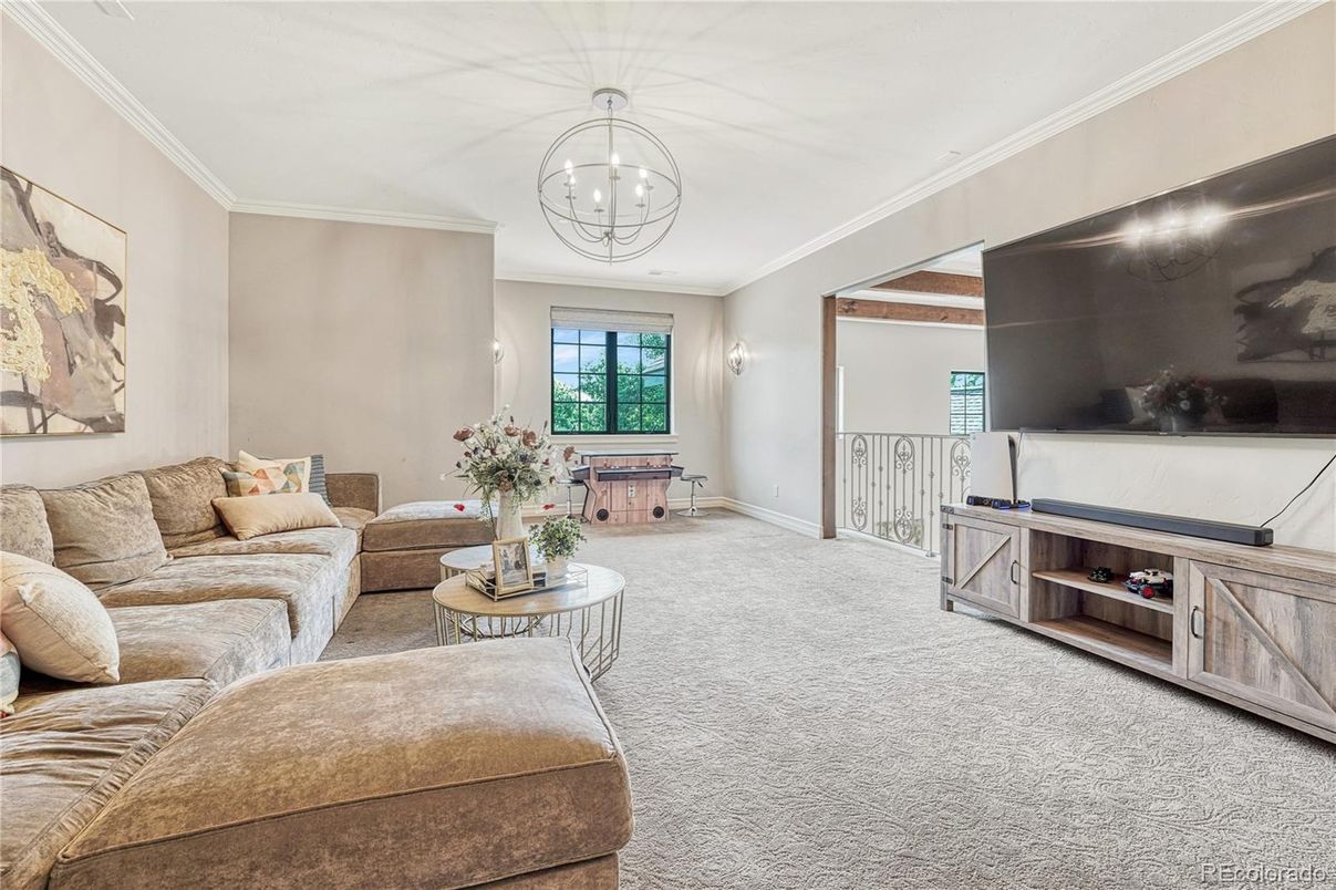 Chandelier, Interior, Living room