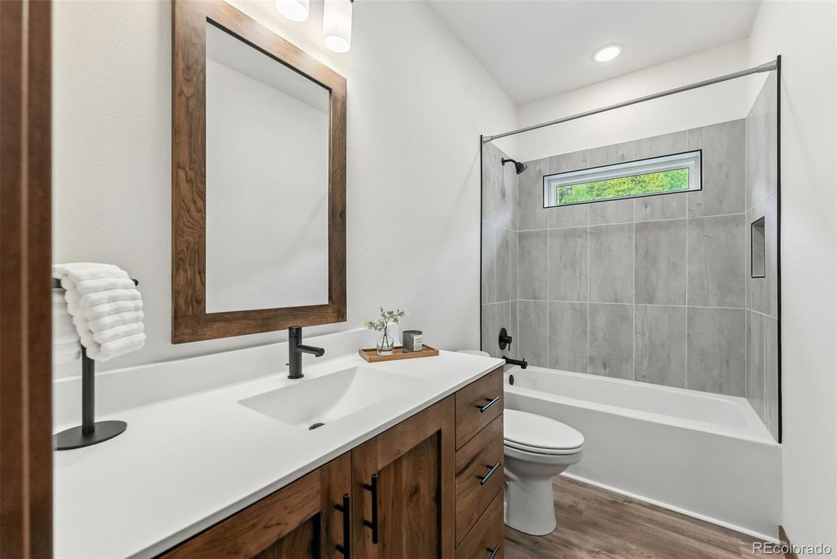 Bathroom, Interior, Recessed Lighting, Wood Texture Flooring