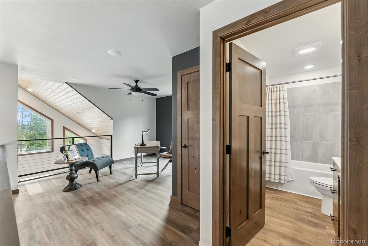 Bathroom, Interior, Recessed Lighting, Wood Texture Flooring
