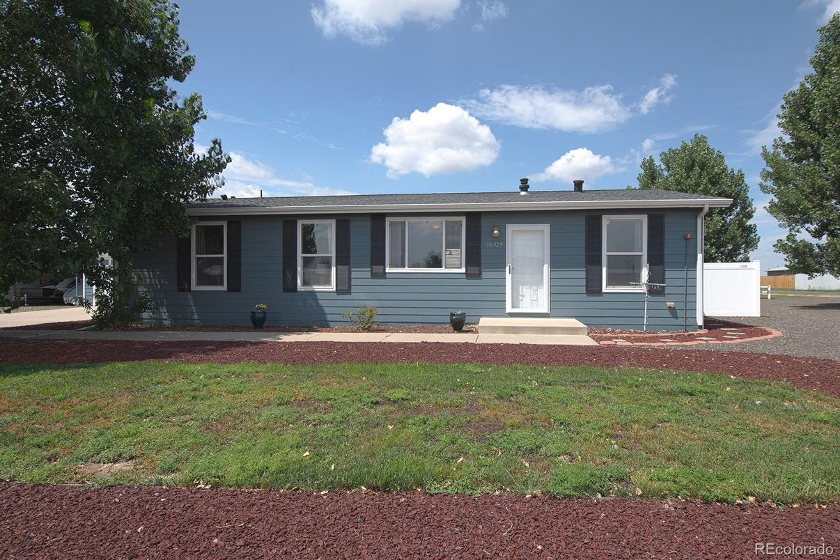 Backyard, Exterior, Facade, Ranch