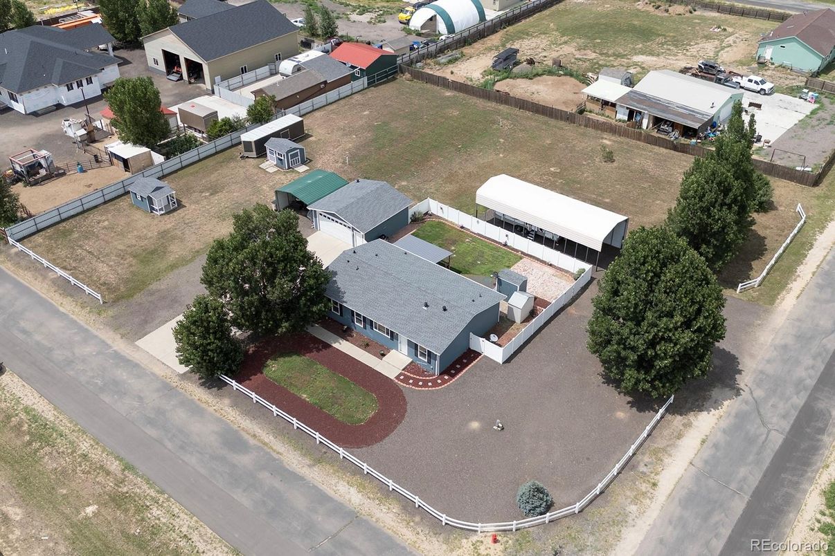 Exterior, Drone