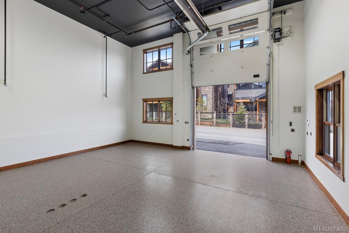 Garage, Interior
