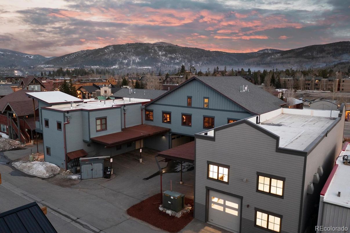 Exterior, Drone