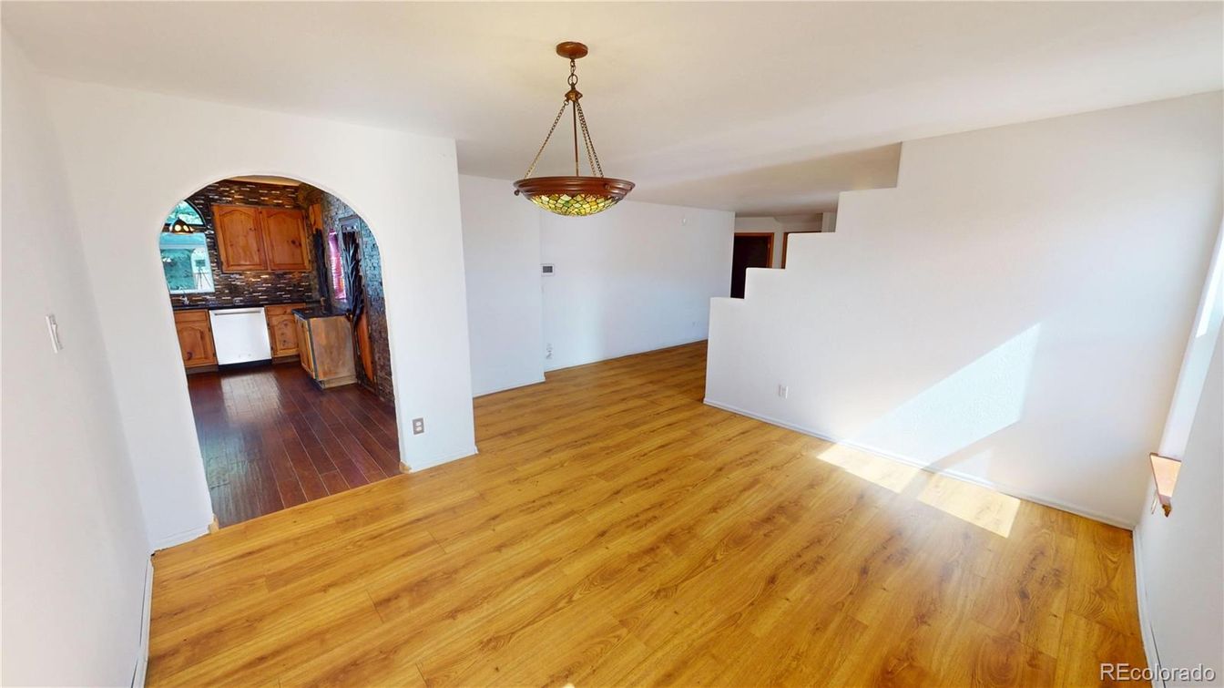Interior, Kitchen, Pendant Lights, Wood Texture Flooring