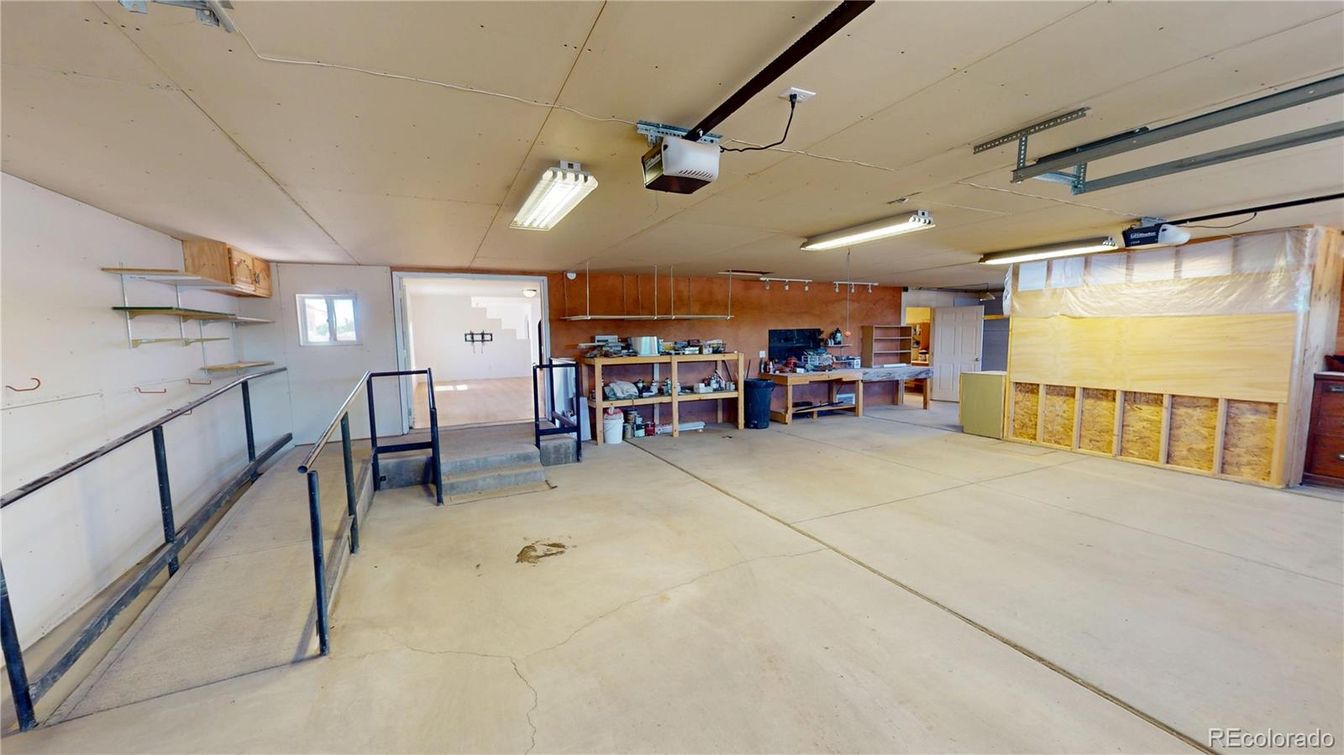 Garage, Interior