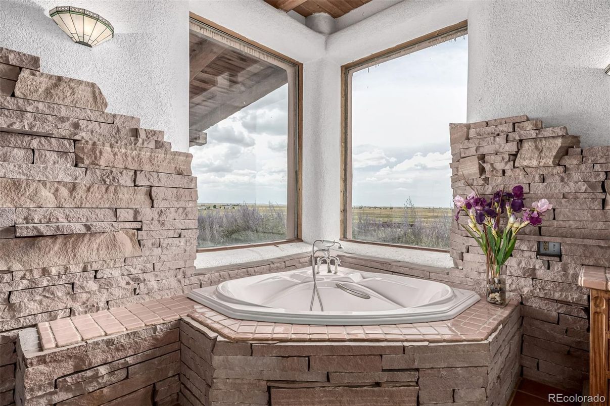 Bathroom, Exterior
