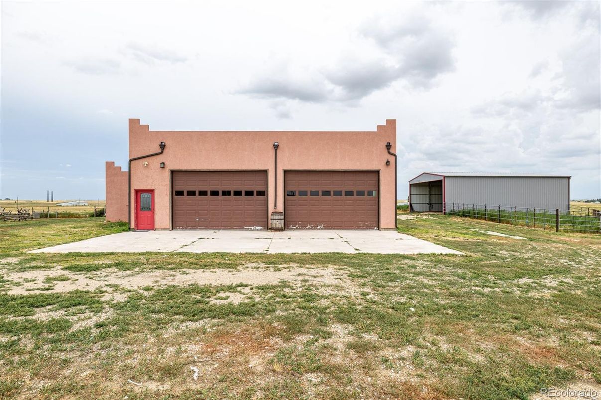 Backyard, Detached Garage, Exterior