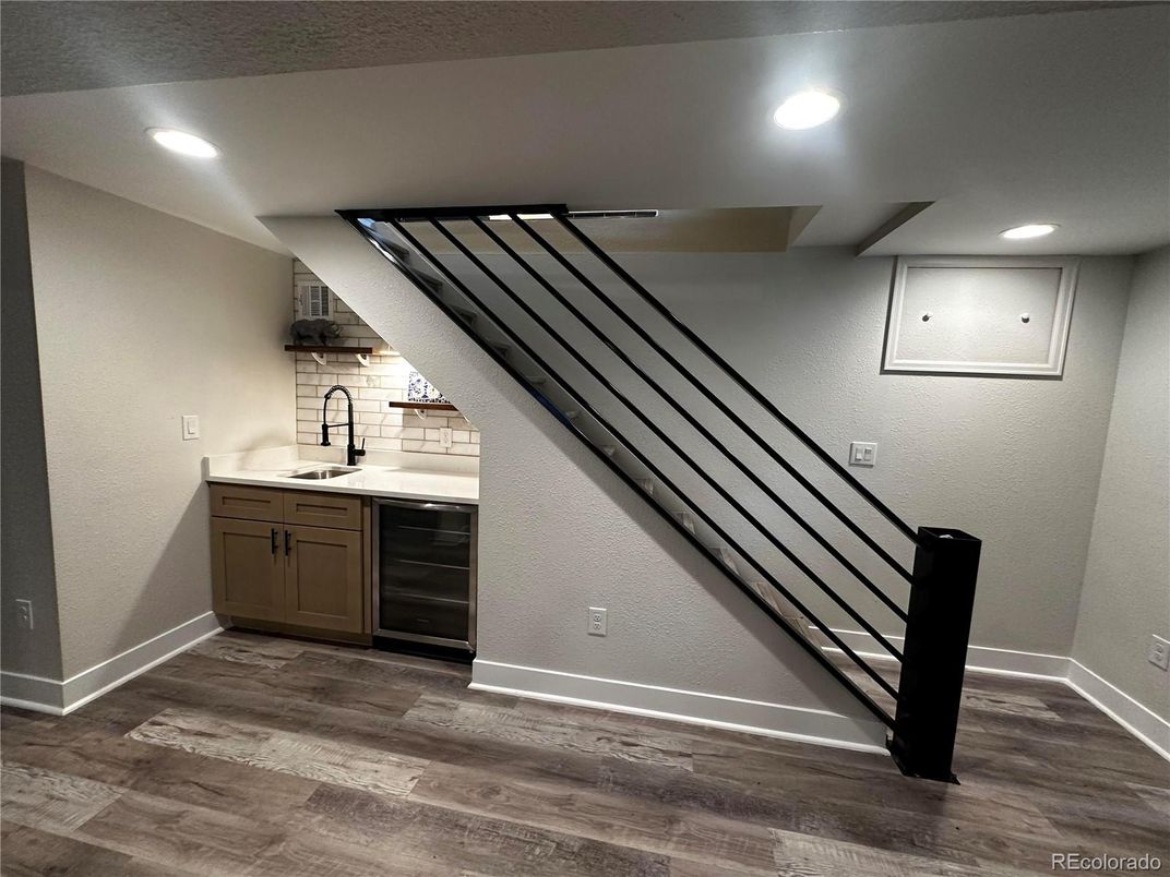 Interior, Recessed Lighting, Wood Texture Flooring