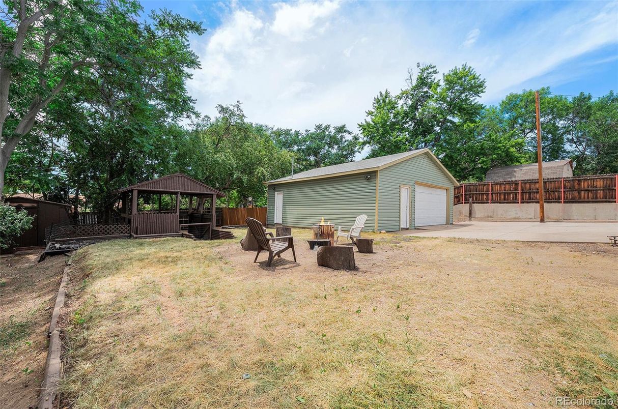 Backyard, Detached Garage, Exterior
